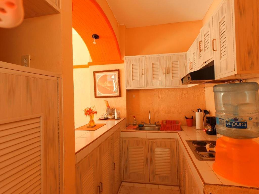 Private Apartment *